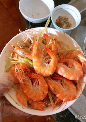 Hình của món Tôm hấp sả.