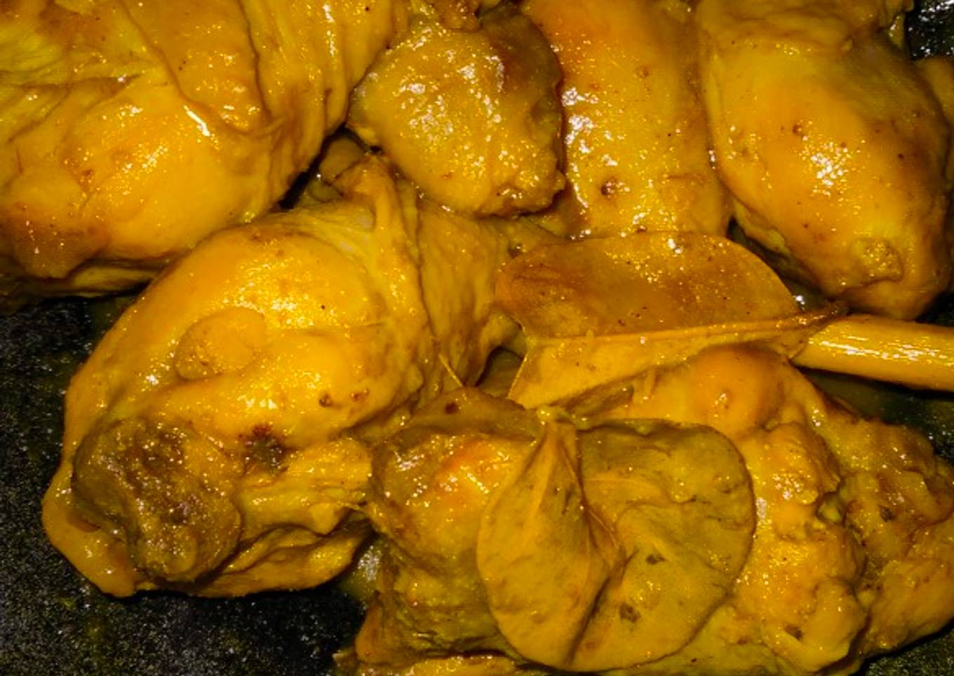 Ayam ungkep bumbu kuning☺️