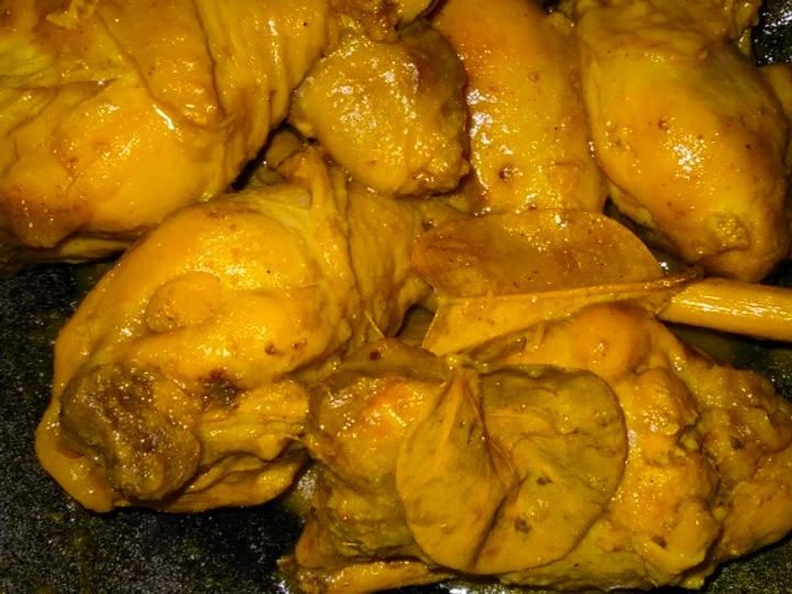 Cara Gampang Membikin Resep Ayam ungkep bumbu kuning☺️ yang Bisa Manjain Lidah Anti Ribet, Lezat