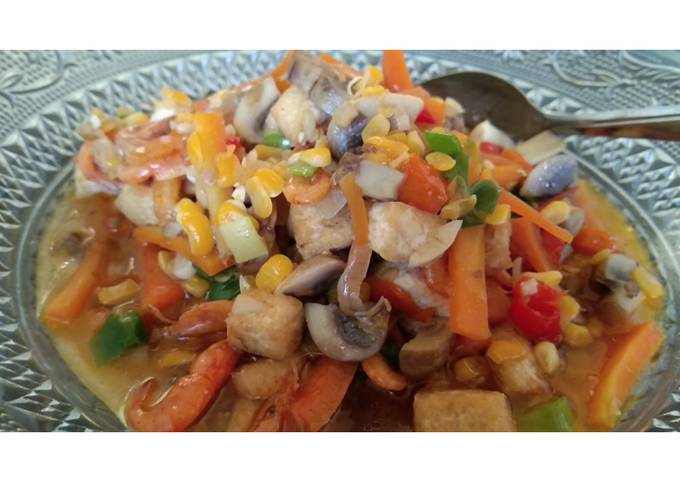 Bagaimana Membuat Tumis Jamur, Wortel, Jagung, Tahu, Udang yang Enak