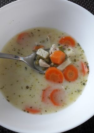 Tárkonyos csirkeragu leves recept fotója