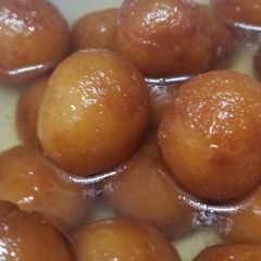 A picture of Bread gulab jamun.