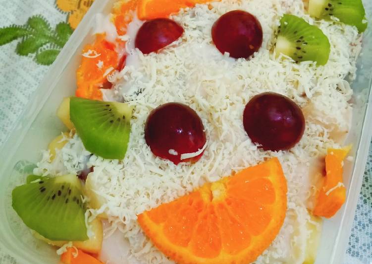 Cara termudah untuk Diet EnakSalad Buah (Fruit salad)