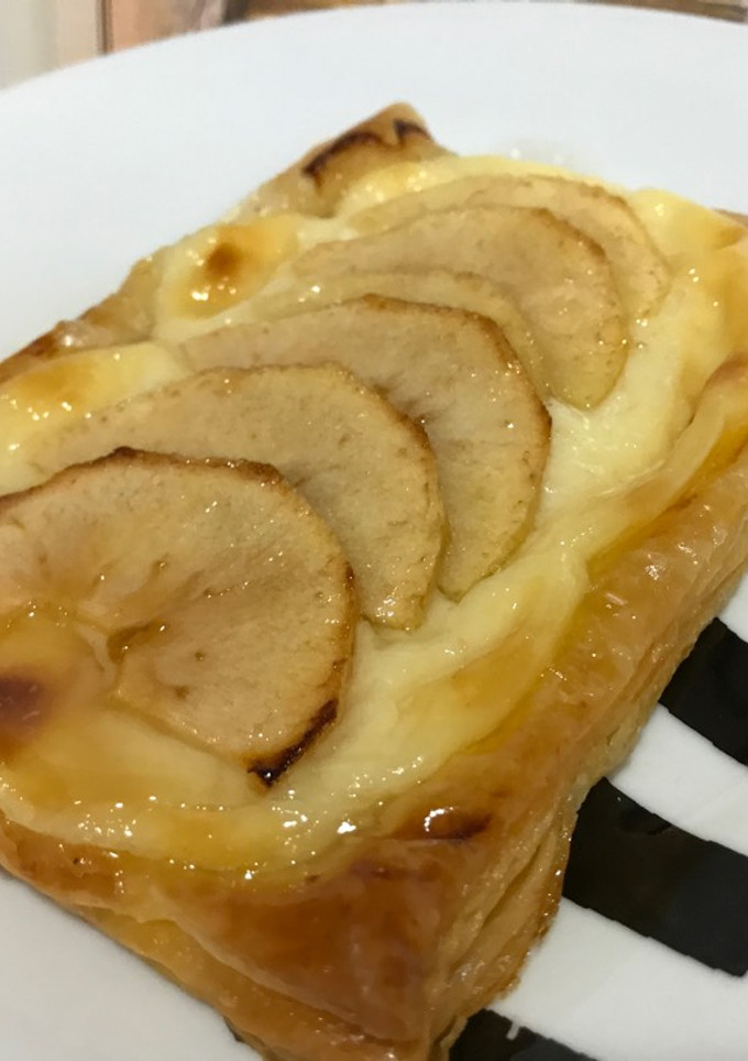 Una foto de Tartaletas de hojaldre crema y manzana (TMX)