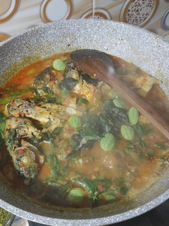 Foto resep Ikan mas masak kemangi & pete
