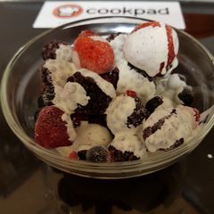 A picture of Mixed Berries and Cream fruit Cocktail 😍.