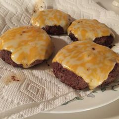 MustardTiger Burgers con Keezo A picture of MustardTiger Burgers con Keezo.