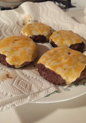 A picture of MustardTiger Burgers con Keezo.