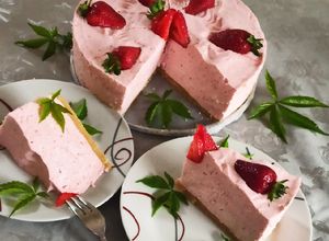 Eper mousse, fehér csokoládéval recept fotója