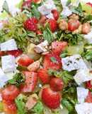 Ensalada de fresas y uvas verdes