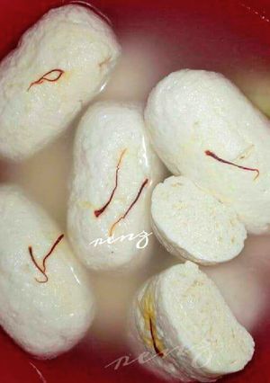 A picture of Roshogulla.