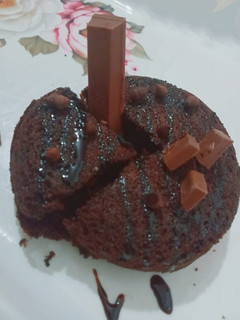 A picture of Walnut brownie pie.