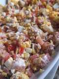 Ensalada de arroz, atún y alcaparras