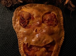 Una foto de Monstruo relleno de queso y jamón - (Empanada de jamón y queso en Airfryer) Adviento Halloween