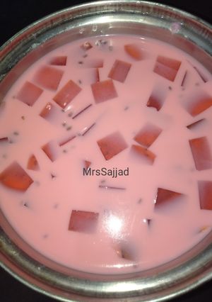 A picture of Jello drink.