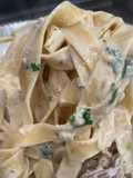 Tallarines con salsa cremosa de setas