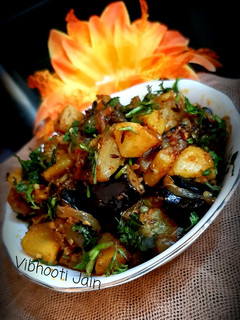 आलू बैंगन की सूखी सब्जी (aloo baingan ki sukhi sabzi recipe in Hindi) रेसिपी मुख्य फोटो