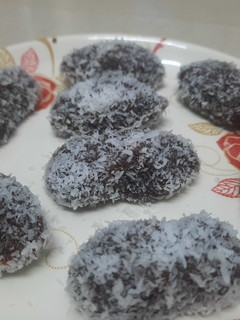 બીટરુટ રોલ(Beetroot Roll Recipe in Gujarati) રેસીપી મુખ્ય ફોટો