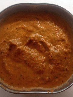 தக்காளி வதக்கு சட்னி (Thakkali vathakku chutney recipe in tamil) செய்முறை முக்கிய புகைப்படம்
