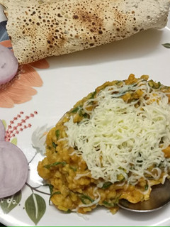 ચીઝ કોર્ન પાલક ખીચડી (Cheese Corn Palak Khichdi Recipe In Gujarati) રેસીપી મુખ્ય ફોટો