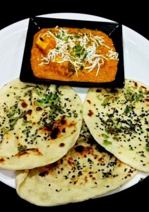 તવા બટર નાન (Tawa Butter Naan Recipe In Gujarati) રેસીપી મુખ્ય ફોટો