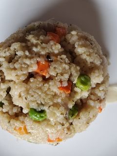 બાજરા ની ખીચડી (Bajra Khichdi Recipe In Gujarati) રેસીપી મુખ્ય ફોટો