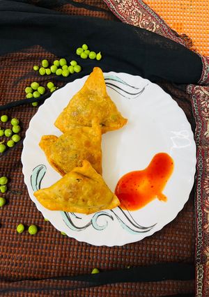 A picture of Ramdan Special Matar Potato Samosa.
