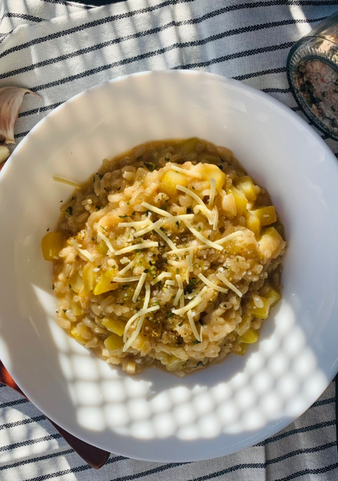 Una foto de Risotto vegano de calabacín 🥒 🌾
