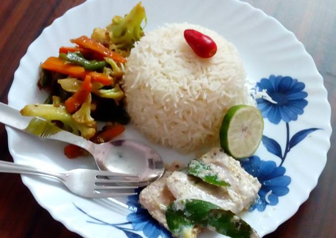 Steamed Bhetki (Barramundi fish) with Gondhoraj lebu