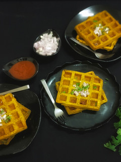 કોથંબીર વડી વફલ (Kothambir Vadi Waffle Recipe In Gujarati) રેસીપી મુખ્ય ફોટો