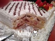 Una foto de pasteles de fresas