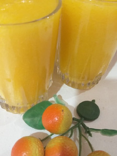 A picture of Mango juice.