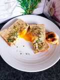 Tartines façon croque monsieur aux œufs coulant 😋 et son toast au fromage fondu