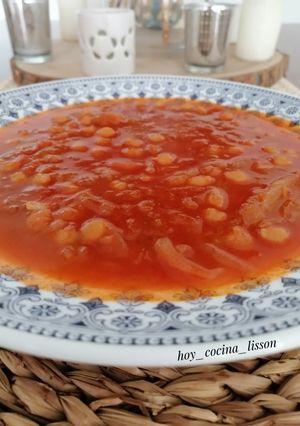 Una foto de Garbanzos con tomate y repollo
