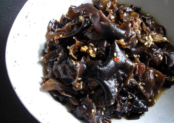 Scrumptious Black Fungus Salad Recipe by Hiroko Liston - Cookpad