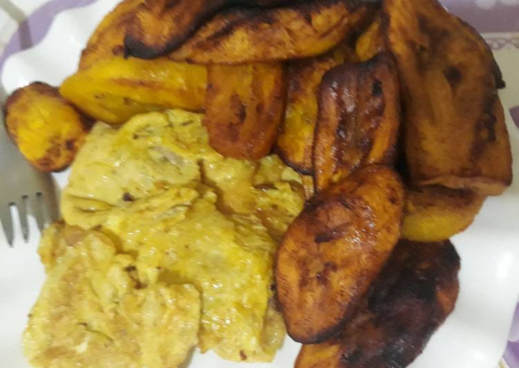 Simple Way to Make Favorite Fried plantain with fried eggs