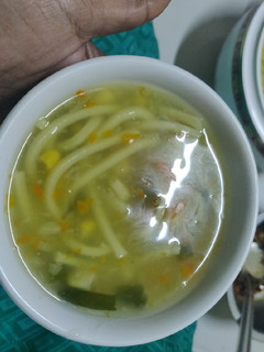Corn soup with noodles செய்முறை முக்கிய புகைப்படம்
