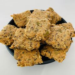 A picture of Almond Crackers.