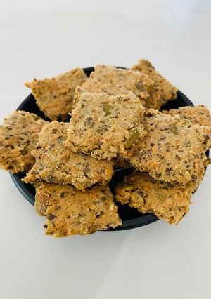 A picture of Almond Crackers.