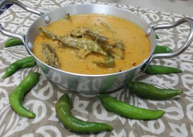 Hyderabadi Mirchi Ka Salan