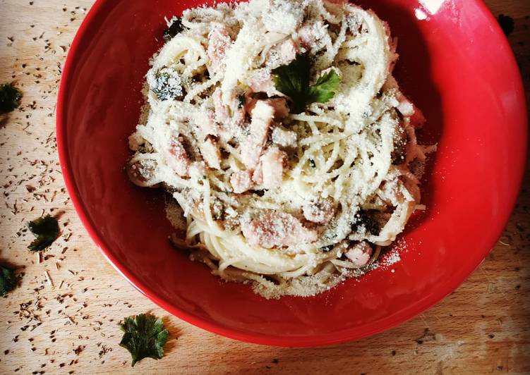 Nos 9 Meilleures Recettes de Spaguettis carbonara légère aux champignons