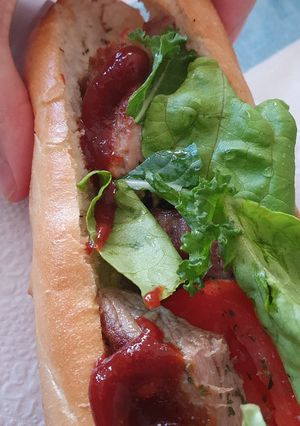 Una foto de - Baguetín crujiente - con bondiola 🥪🍴😍