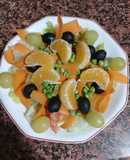 Ensalada de guisantes y frutas