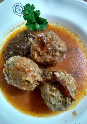 A picture of Meatballs Stuffed with Hard-Boiled Egg.