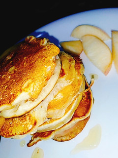 A picture of Apple pancake.