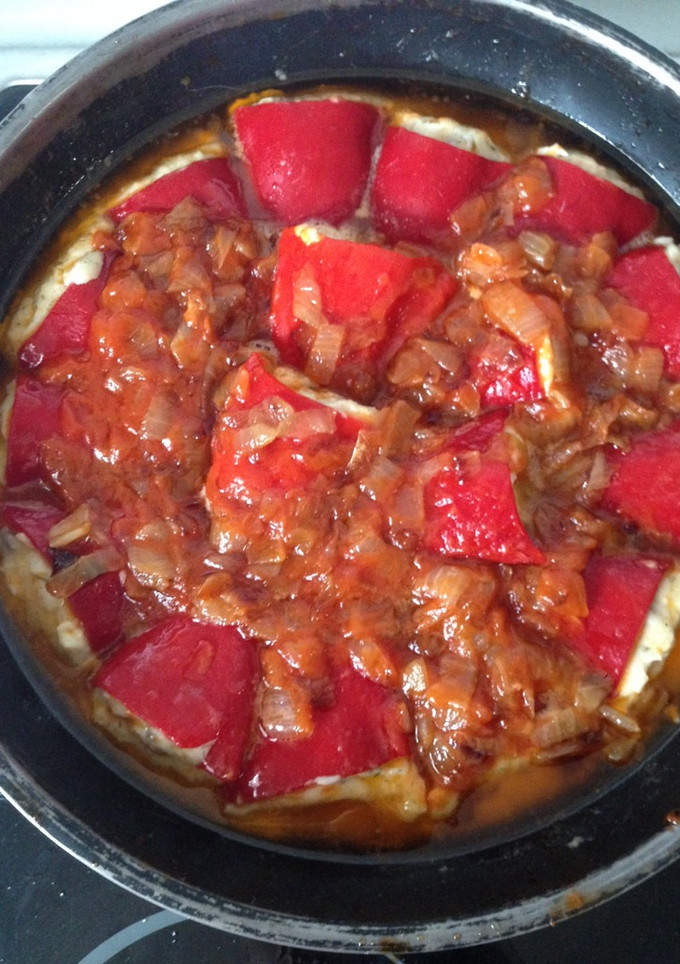 Una foto de Pimientos del piquillo rellenos de bacalao y pasas