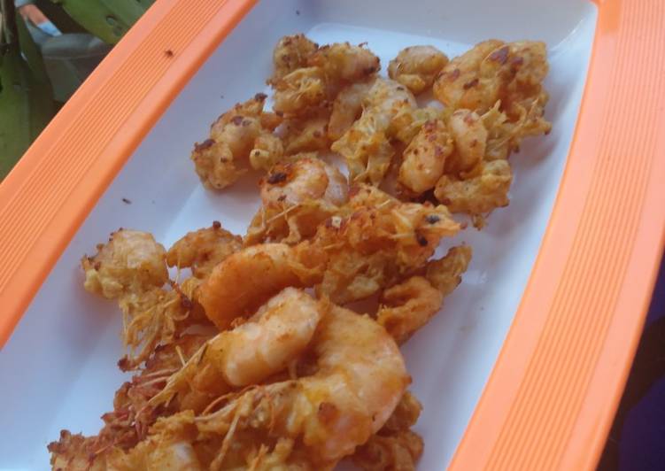 Bagaimana Menyiapkan Udang goreng, Enak Banget