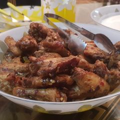 A picture of Spicy hot chicken wings.