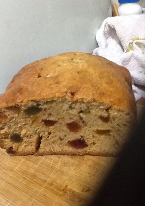 Una foto de Queque navideño en maquina de pan