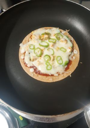 A picture of No bake no Yeast three cheese pizza.